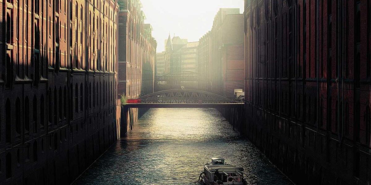 Wakesurfing: Water Sport Guide